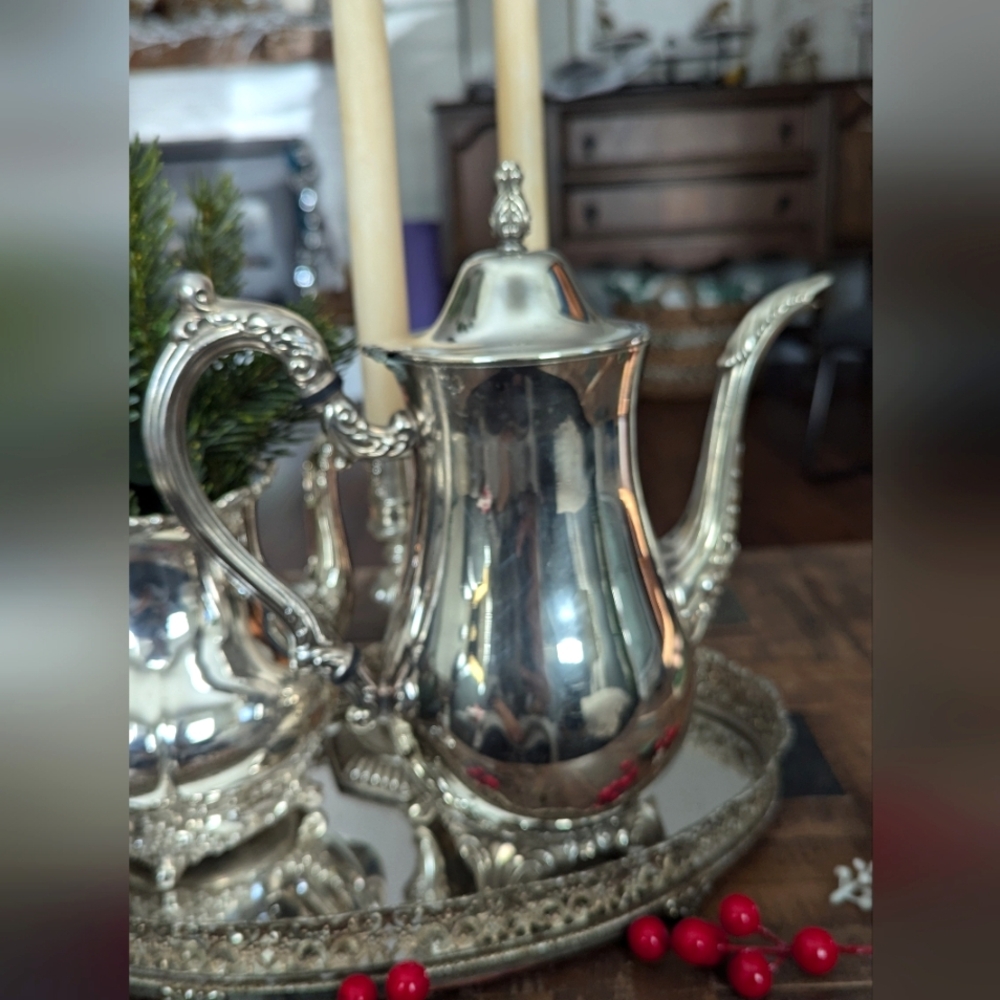 Silver Plated‎ Footed Teapot